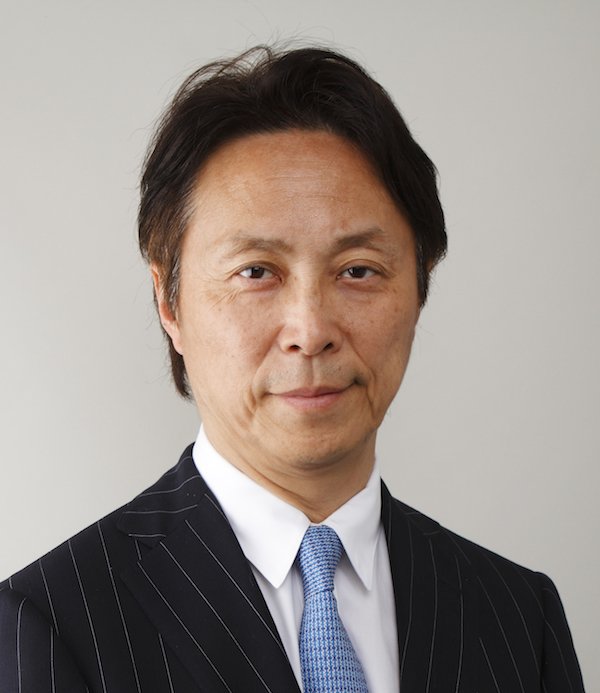 順天堂大学医学部教授。日本体育協会公認スポーツドクター。87年、順天堂大学医学部卒業。92年、同大学大学院医学研究科修了。ロンドン大学付属医学研究センター、アイルランド国立小児病院外科での勤務を経て、順天堂大学小児外科講師・助教授を歴任。自律神経研究の第一人者として、プロスポーツ選手、アーティスト、文化人へのコンディショニング、パフォーマンス向上指導に関わる。また、順天堂大学に日本初の便秘外来を開設した腸のスペシャリストでもあり、みそをはじめとした腸内環境を整える食材や、ストレッチの考案など、健康な心と体の作り方を提案している。