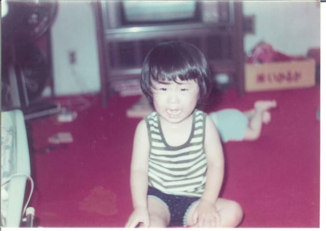 貧しい家庭に育った幼少期のはるなさん。その体験が、現在の原動力に…　