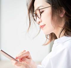 職場の上司からLINEスタンプだけ返ってきた…「どの返しが正解なの!?」