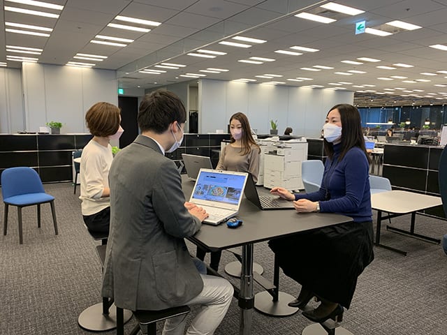 会議中の安藤さん