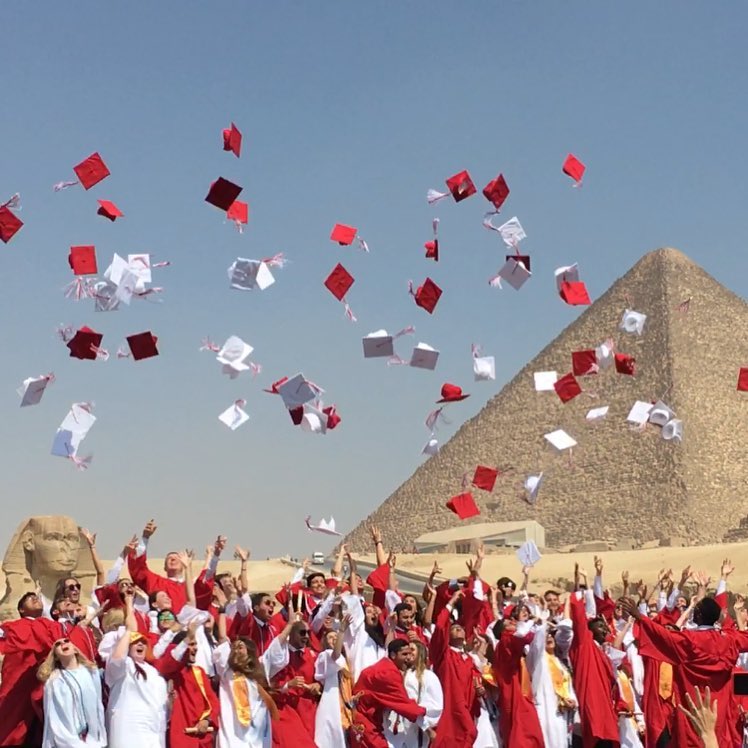 エジプトの高校に通った伊藤さんの次女の卒業式の様子