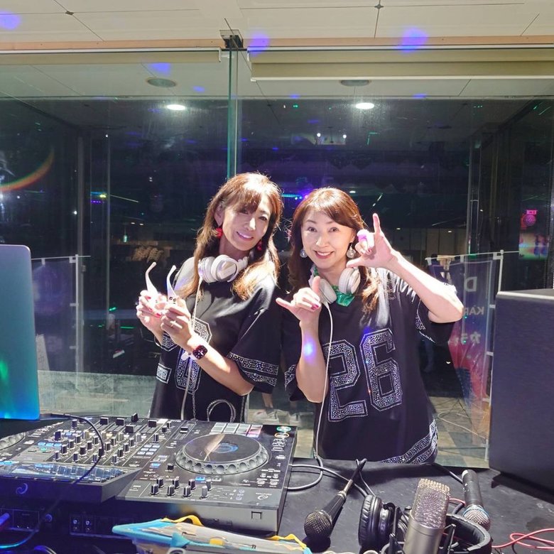 千葉のディスコで共にDJをした元シェイプUPガールズの梶原真弓さんと