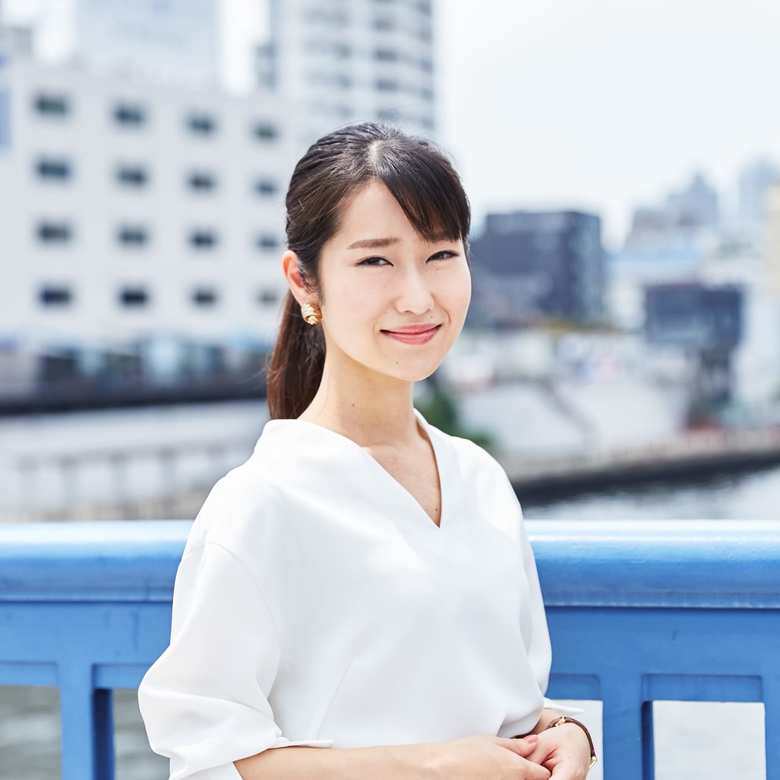 文具ソムリエール。文房具販売・仕入れ担当を経て、文房具の専門家として独立。国内外で商品や売り場の企画・監修、各種メディア出演、メーカーのコンサルティング、執筆などを行っている。日経MJなど連載多数。著書に『私の好きな　文房具の秘密』（エイ出版刊）、などがある。