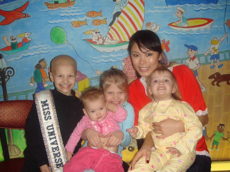 ミス・ユニバース在任期間中は世界各国をまわり、難病を抱える子どもたちとの交流を重ねたのだそう