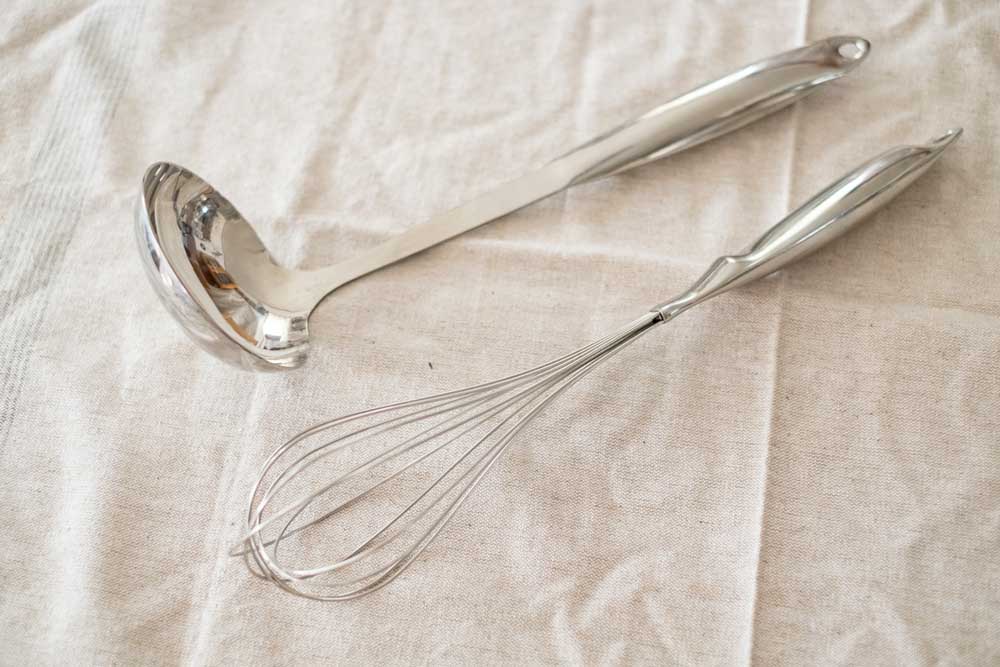 ニトリのステンレスお玉と泡立て器