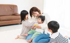 弟を気遣う姉の姿にホロリ… 上の子に兄・姉の自覚が芽生えた瞬間