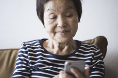 同居や仕送りは無理だけど「お金がなくてもできる」親孝行が喜ばれる！