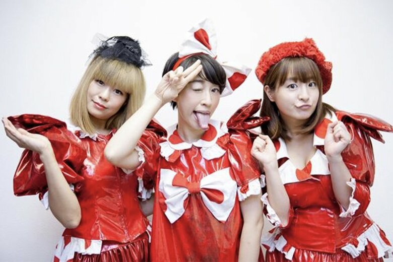 クリスマスや忘年会など年末は大忙し