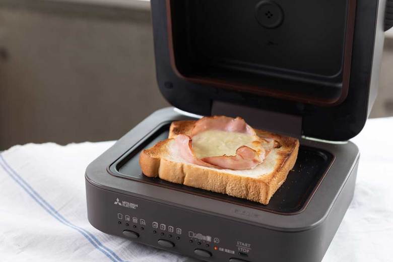 ▲チーズに焦げ目を付けるために加熱時間を延長した。通常、薄めの焼き色なら3～4分で完成する