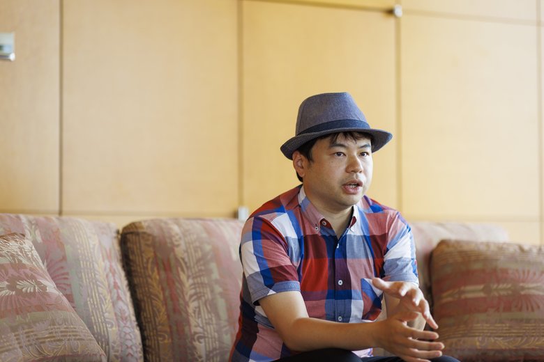 葉っぱ切り絵アーティストのリトさん