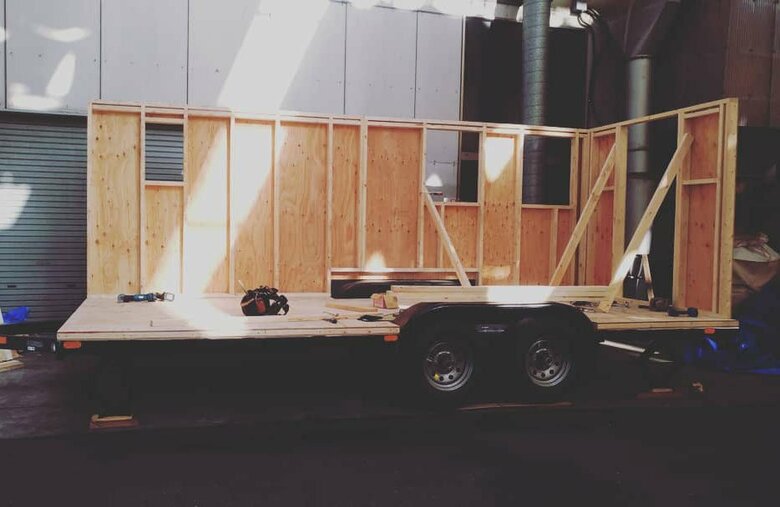 外壁から固めていく