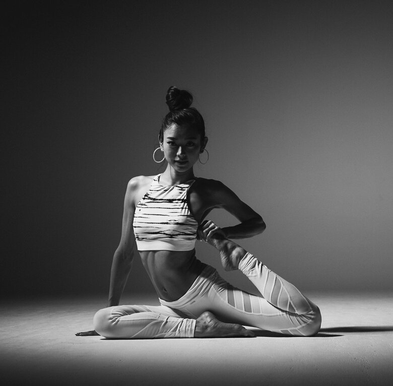 ヨガインストラクターとして活躍する松本さん