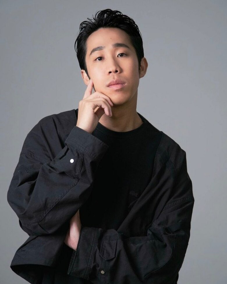 いつもと全く雰囲気が違う姿で