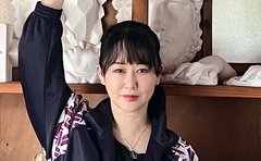 東村アキコ「ストッキングの伝線から解放された」50代を前に忍耐力が必要なファッションから解放され「今がいちばん自然体でラク」と語る