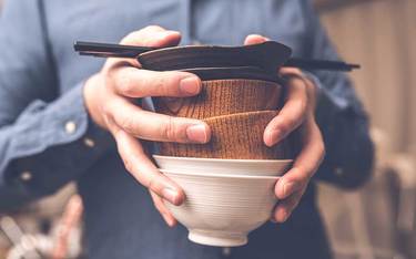 汚れた皿の上になぜ茶碗を…家族が破るマイルールがキツい!!