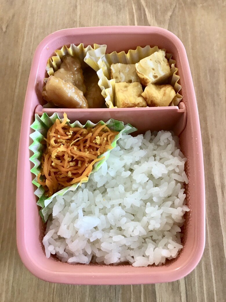 記念すべき1日目　高校生の娘さんに作ったパパイヤ鈴木さんのお手製弁当