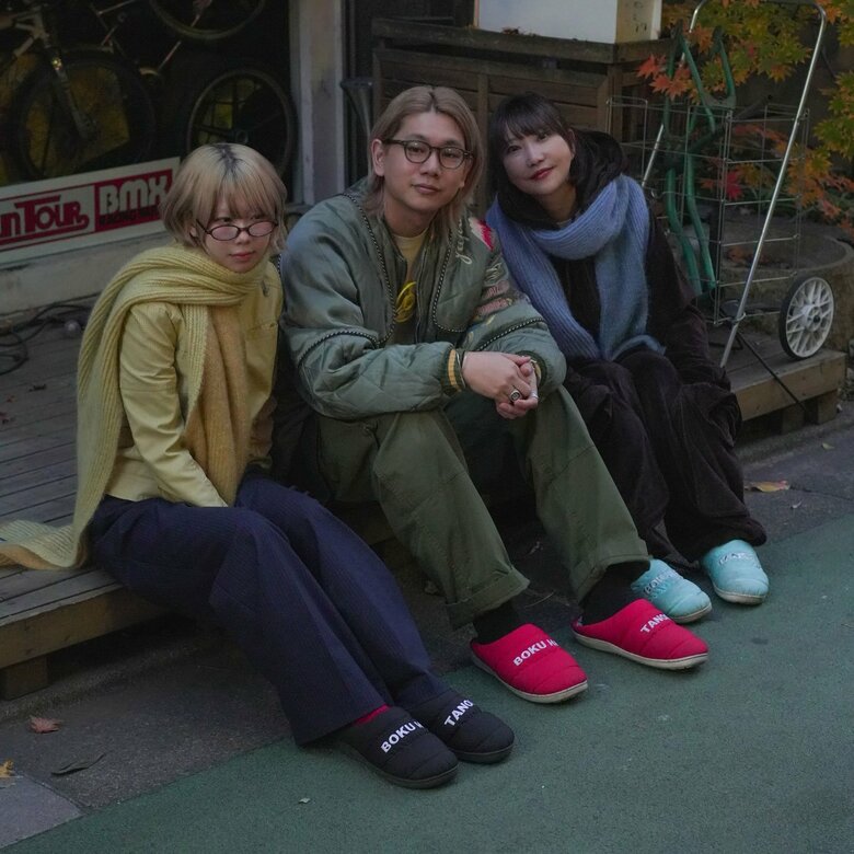 2026年の正月、家族でお揃いの靴を履いて