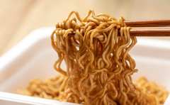 いつもの「ペヤング」がまるで生麺に変わる！社員イチ推しの食べ方