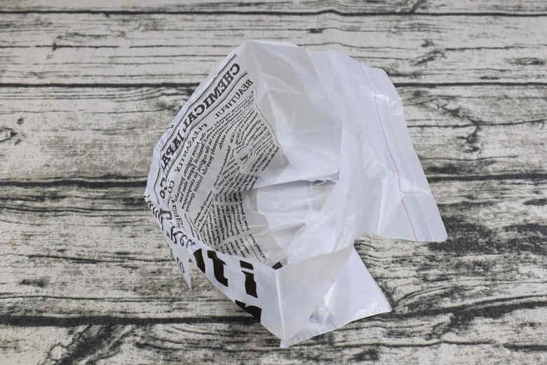 ダイソーのおすすめ商品「どこでもペタッとゴミ袋」のアップ画像