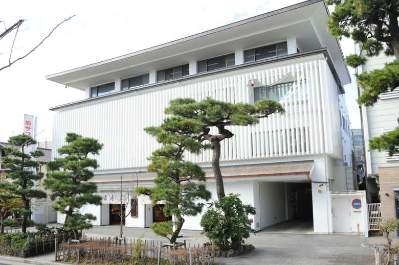 豊島屋の本店