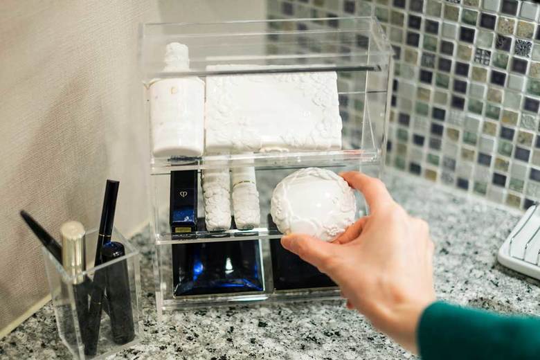 無印良品のアクリルボトルスタンド３段