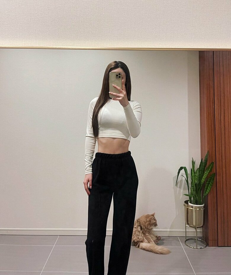 美しい腹筋！ジムでのトレーニングを欠かさないからこそ