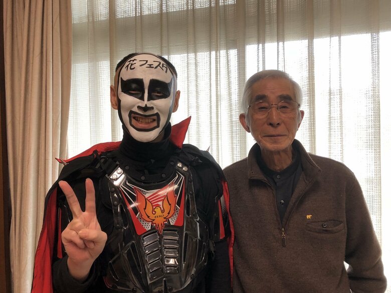 理髪店を営む父と鉄拳さん