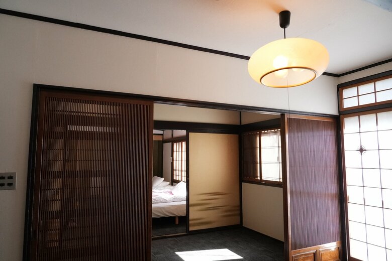 柔らかな光が降り注ぐ客室