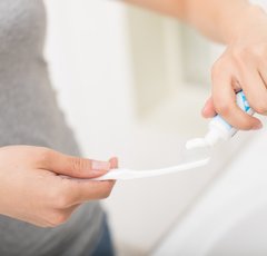 歯磨き粉のラストはどう絞り出す？ 節約に効く使い切りテクニック