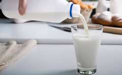 骨粗鬆症予防の鍵「カルシウム」効率よく摂取するには【専門医に聞く】