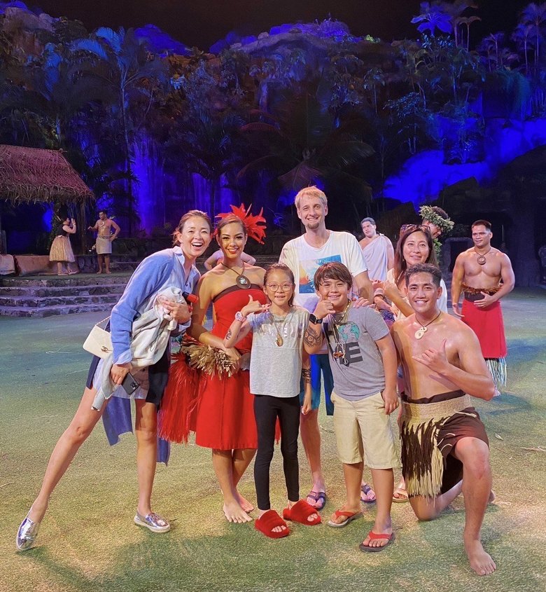 友人たちとワイワイ過ごす時間も大切にするSHIHOさん