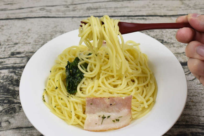 ファミマの人気パスタリトルパスタ チーズクリームの実物画像