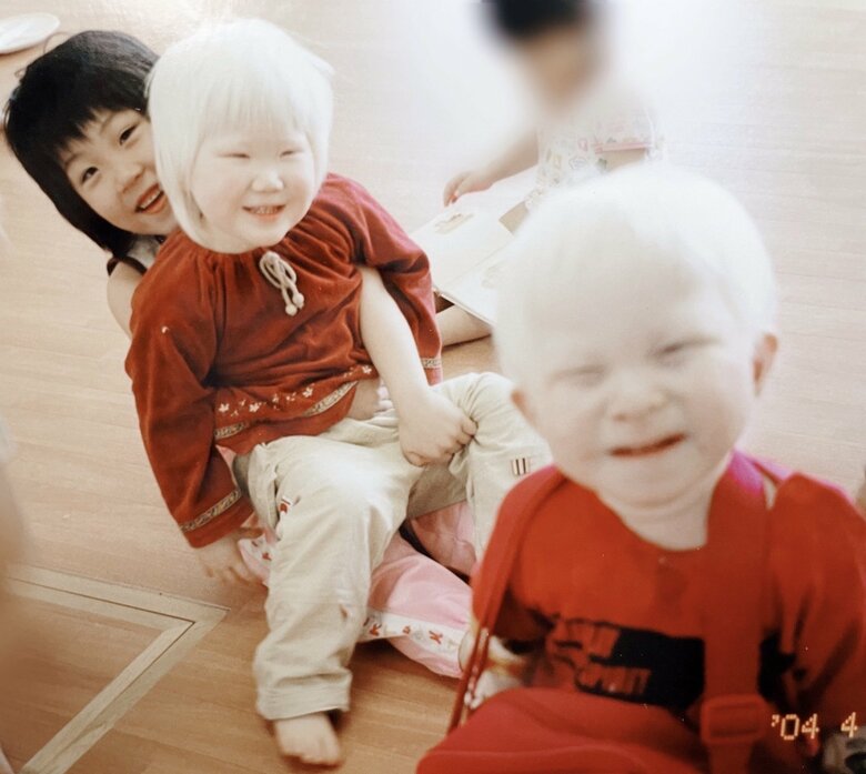 姉と二卵性双生児の妹と