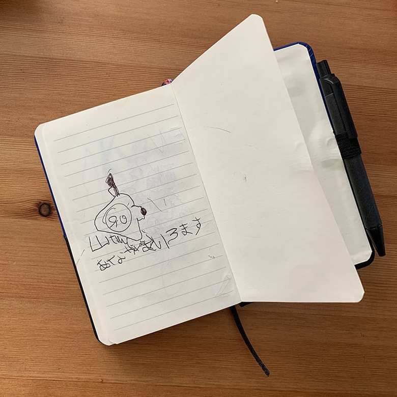 息子の丈一郎くんが当時の説明を思い出して保育園の時に書いた絵。心臓の絵の下には「あながあいています」の文字が（2019年12月絵里さん撮影）