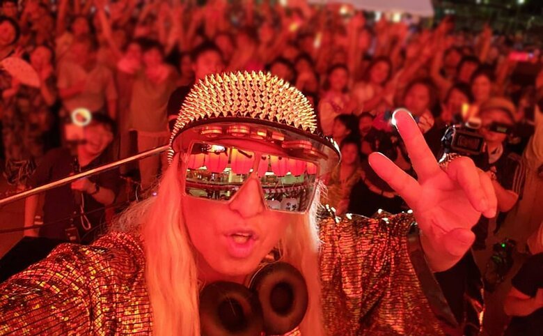 「エンタメは生きる力」DJ盆踊りでお客さんと一体に