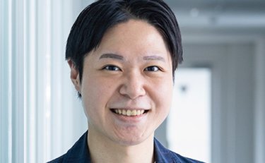 「慶應→外資金融」の看板捨てた理由。年収激減も後悔なし。元人気子役が、愛猫の瀕死を経て選んだ「自分だけの道」