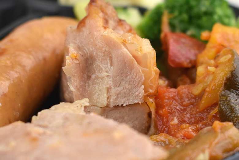 ローソンの人気弁当「もちプリッ！ フェットチーネ＆Deliセット」の実物画像