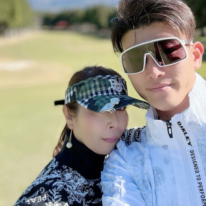 2024年11月　2人共通の趣味のゴルフを楽しんで