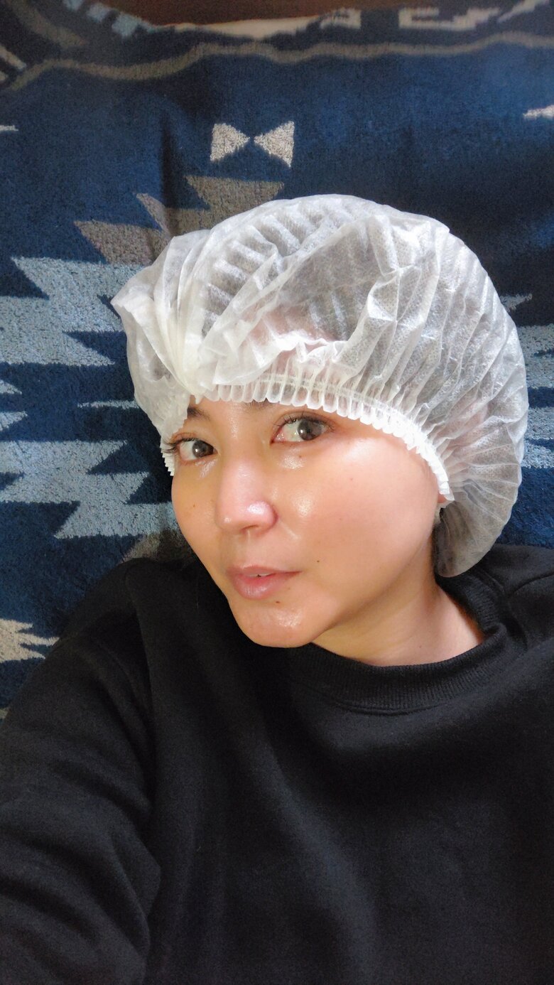 経験者からのアドバイスで抗がん剤治療で脱ける髪が散らばらないように紙キャップを準備