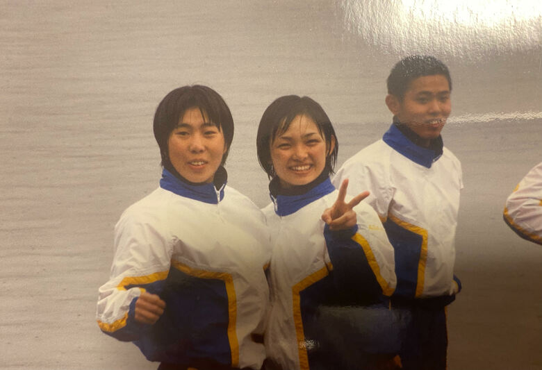 本栖研修所時代の佐々木さん（写真中央）