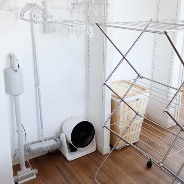 折りたためる洗濯物干しの例