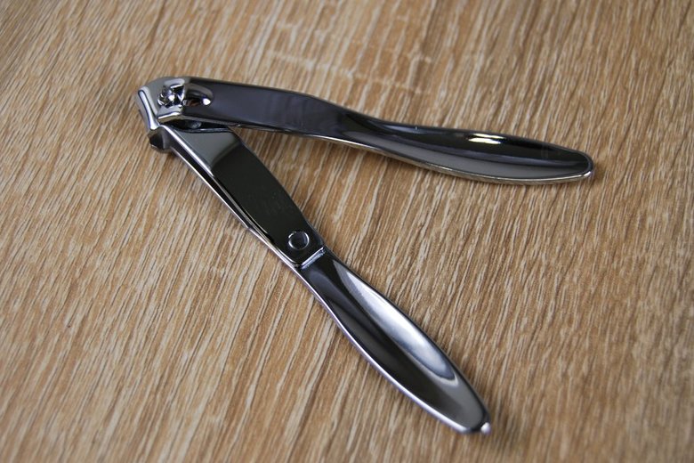 ダイソーのおすすめ商品「ペンチ型つめ切り」の実用画像