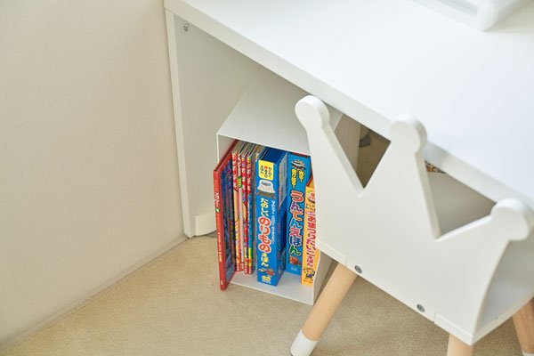 ▲A4ファイルケース オールホワイト（ワイド） 648円（税抜）