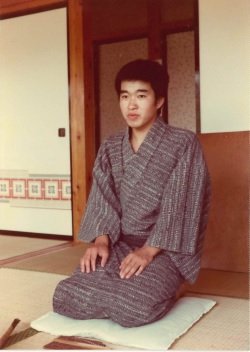 落語研究会の夏合宿の様子。まだあどけなさが残る大学1年生の頃