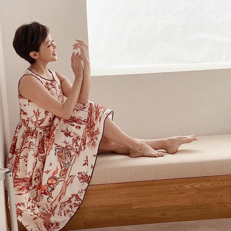 パーツモデルの撮影風景（本人のInstagramより）