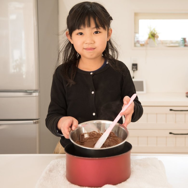 ライター：鈴本 ちさこ
元ナンバー1キャバ嬢。会社経営者との結婚を機に引退し、自身の恋愛経験を書いてほしいと、依頼されたことをきっかけにライター活動を開始。某有名恋愛ライターのゴーストとしても活動している。ずれた金銭感覚で、ママ友ができないのが悩みの種。