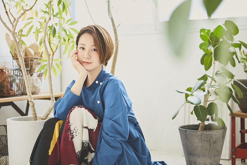 撮影中、自らアイデアも出してくれる田中美保さん