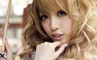 ≪ギャル→経営者≫結節性紅斑での入院を機に「くみっきー」のキャラ演じること辞めた舟山久美子（34）の現在地