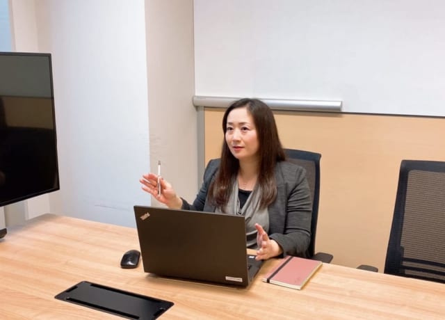 東京電力エナジーパートナー（EP）株式会社 販売本部 お客さま営業部 くらしサポートグループ マネージャーの木村千秋さん。くらしの安心をサポートする東電EPの個人のお客さま向けサービス（生活かけつけ・機器修理）をはじめとする「くらしTEPCO」サービスの戦略立案・企画・設計・ネットワーク構築・事業運営・保険代理店事業を担当するグループの責任者として事業をリードしている。