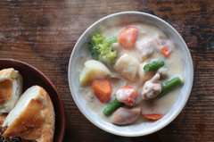 「この発想はなかった!!」余ったクリームシチューの食べ切りレシピ